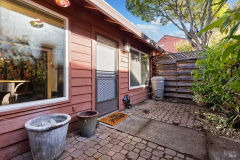 92 Kingston Way, Cotati, CA 94931 photo 3