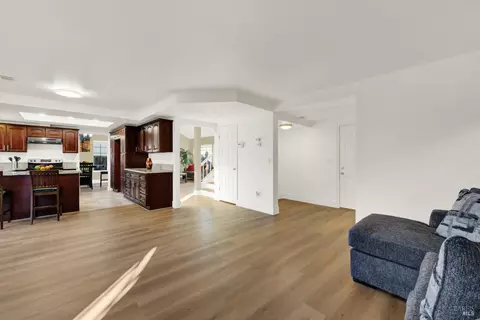 Entry Way - 573 Britannia Dr, Vallejo, CA 94591 photo 1 of 7