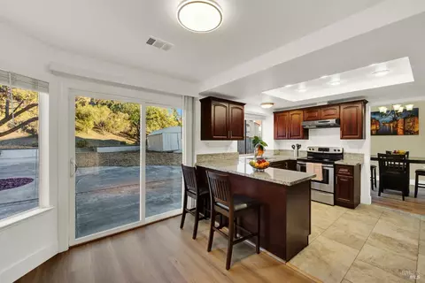 Kitchen - 573 Britannia Dr, Vallejo, CA 94591 photo 12 of 12