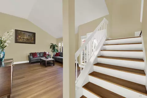 Entry Way - 573 Britannia Dr, Vallejo, CA 94591 photo 2 of 7