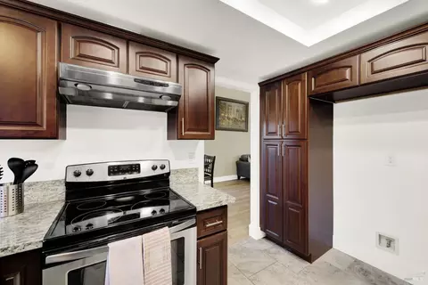 Kitchen - 573 Britannia Dr, Vallejo, CA 94591 photo 4 of 12