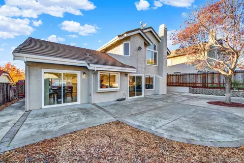 Exterior - 573 Britannia Dr, Vallejo, CA 94591 photo 4 of 25