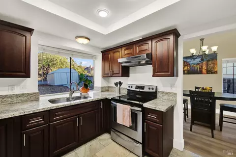 Kitchen - 573 Britannia Dr, Vallejo, CA 94591 photo 9 of 12
