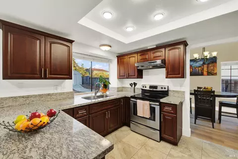 Kitchen - 573 Britannia Dr, Vallejo, CA 94591 photo 8 of 12