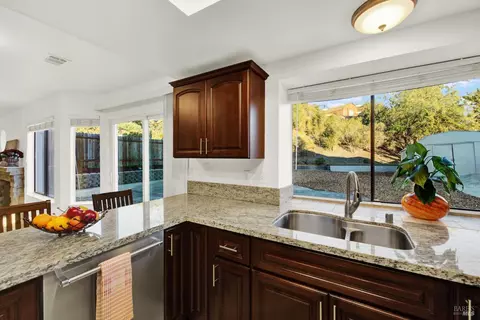 Kitchen - 573 Britannia Dr, Vallejo, CA 94591 photo 3 of 12