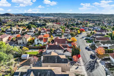 View/Area - 573 Britannia Dr, Vallejo, CA 94591 photo 8 of 11