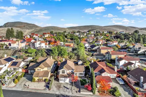 View/Area - 573 Britannia Dr, Vallejo, CA 94591 photo 10 of 11