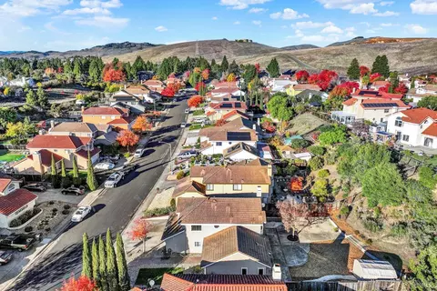 View/Area - 573 Britannia Dr, Vallejo, CA 94591 photo 7 of 11