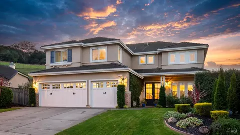 163 Dublin Ct, Petaluma, CA 94952