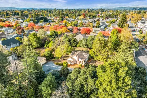 1327 Ridley Ave, Santa Rosa, CA 95401
