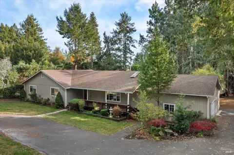 1623 Schaeffer Rd, Sebastopol, CA 95472