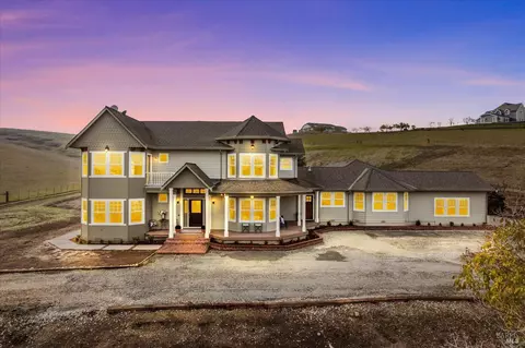 825 Union Rd, Hollister, CA 95023