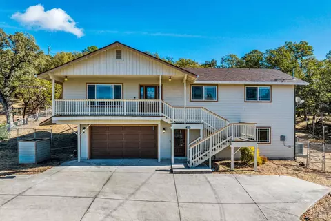 19316 N Shore Ct, Hidden Valley Lake, CA 95467