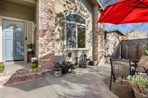 1027 Elsbree Ln, Windsor, CA 95492 photo 3