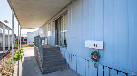 77 Heliotrope St, Vallejo, CA 94589 photo 4