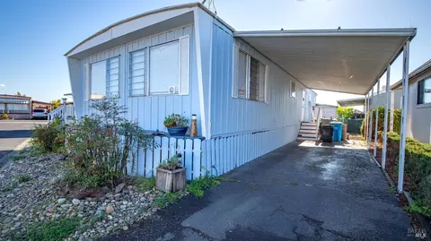 77 Heliotrope St, Vallejo, CA 94589