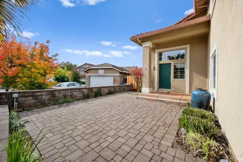1071 La Contenta Ct, Windsor, CA 95492 photo 2