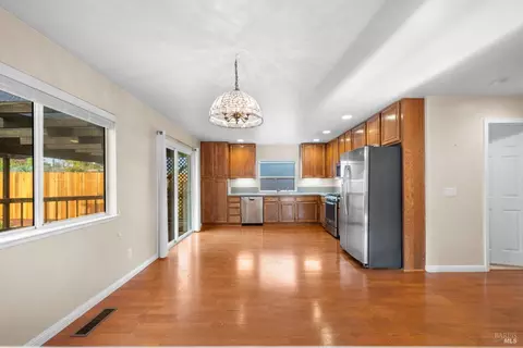 1071 La Contenta Ct, Windsor, CA 95492 photo 9
