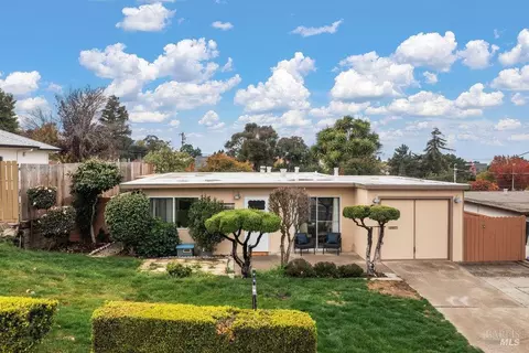 850 Sunnyview Dr, Pinole, CA 94564