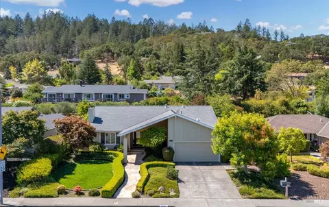 7310 Oakmont Dr, Santa Rosa, CA 95409