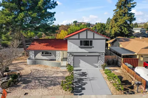 3003 Redwood Dr, Fairfield, CA 94533 photo 2