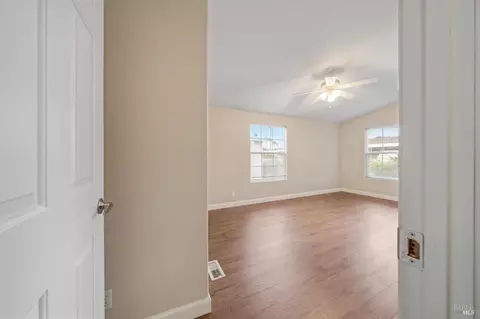 300 E H St #76, Benicia, CA 94510 photo 17