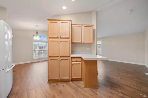 300 E H St #76, Benicia, CA 94510 photo 8