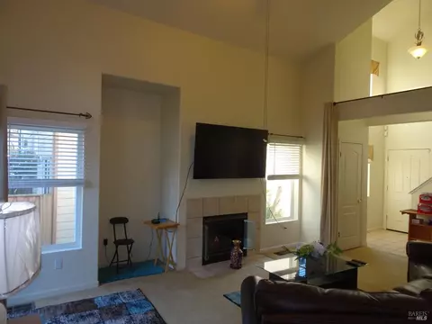 310 Jade Cir, Vallejo, CA 94590 photo 4