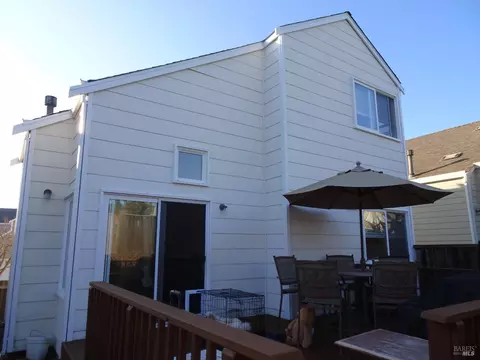 310 Jade Cir, Vallejo, CA 94590 photo 2