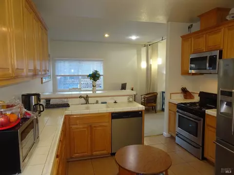 310 Jade Cir, Vallejo, CA 94590 photo 7