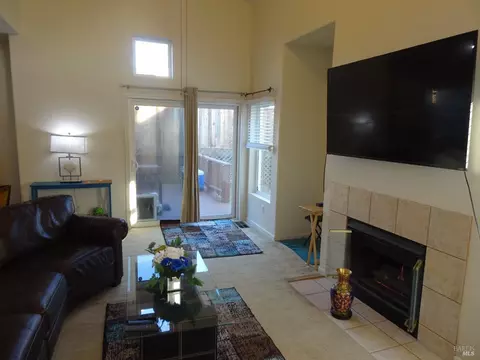 310 Jade Cir, Vallejo, CA 94590 photo 3