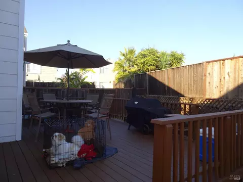 310 Jade Cir, Vallejo, CA 94590 photo 17