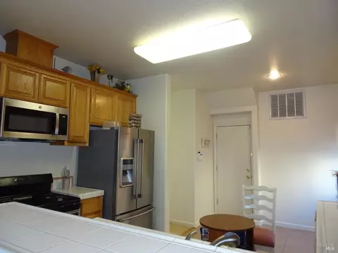 310 Jade Cir, Vallejo, CA 94590 photo 6