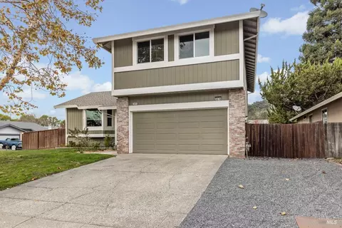 5674 Carriage Ln, Santa Rosa, CA 95403