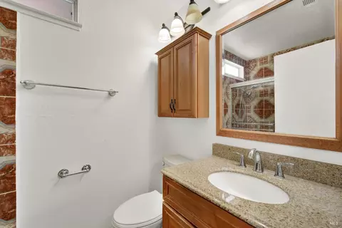 Bath - 206 Glenview Cir, Vallejo, CA 94591 photo 6 of 7