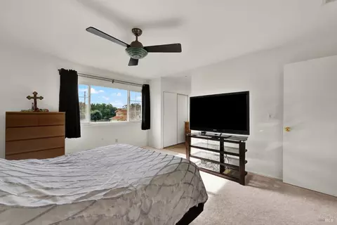 Bedroom - 206 Glenview Cir, Vallejo, CA 94591 photo 4 of 14