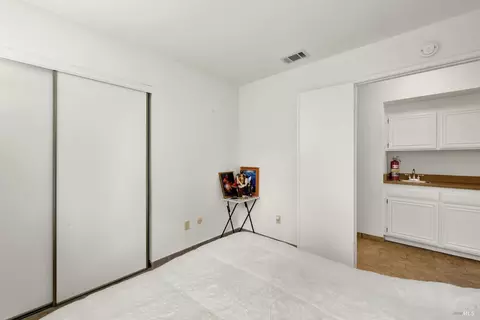 Bedroom - 206 Glenview Cir, Vallejo, CA 94591 photo 2 of 14