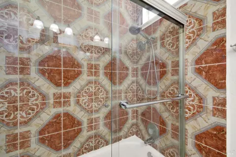 Bath - 206 Glenview Cir, Vallejo, CA 94591 photo 7 of 7