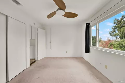 Bedroom - 206 Glenview Cir, Vallejo, CA 94591 photo 10 of 14