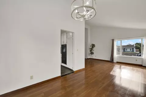 Living - 206 Glenview Cir, Vallejo, CA 94591 photo 6 of 6