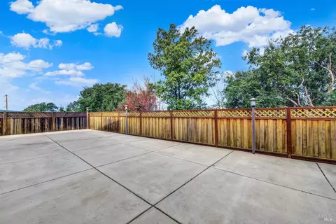 Exterior - 206 Glenview Cir, Vallejo, CA 94591 photo 9 of 13