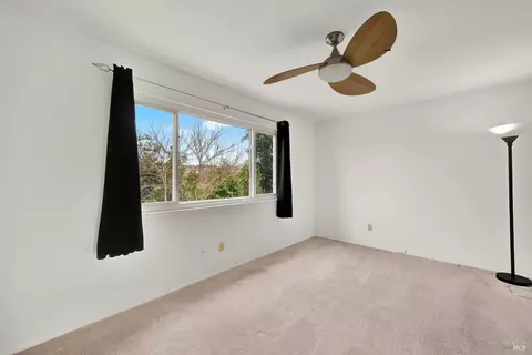 Bedroom - 206 Glenview Cir, Vallejo, CA 94591 photo 8 of 14