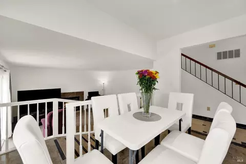 Dining - 206 Glenview Cir, Vallejo, CA 94591 photo 1 of 5