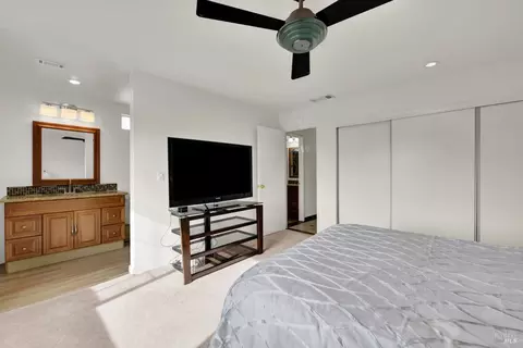 Bedroom - 206 Glenview Cir, Vallejo, CA 94591 photo 6 of 14