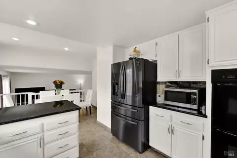 Kitchen - 206 Glenview Cir, Vallejo, CA 94591 photo 2 of 9