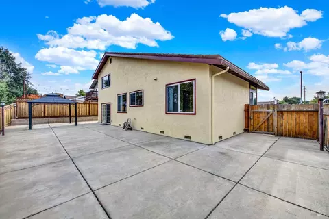 Exterior - 206 Glenview Cir, Vallejo, CA 94591 photo 6 of 13