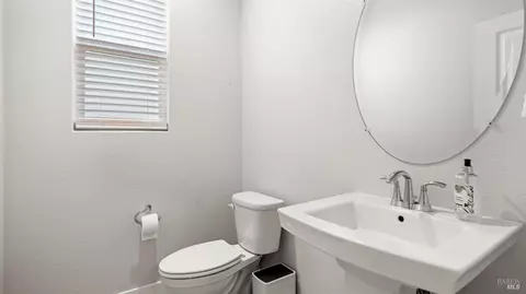 766 Hydrangea Dr, Vacaville, CA 95687 photo 8