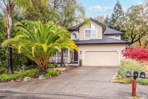 740 Creekview Pl, Windsor, CA 95492