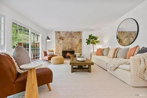 66 Bonnie Brae Dr, Novato, CA 94949