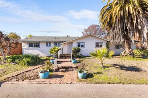 540 Arlen Dr, Rohnert Park, CA 94928